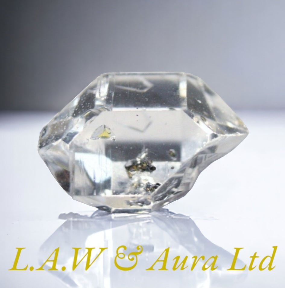 4.1ct Fluorescent Petroleum Enhydro Oil Diamond Quartz Crystal AAA 13x9mm