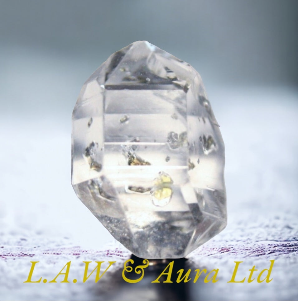 4.1ct Fluorescent Petroleum Enhydro Oil Diamond Quartz Crystal AAA 13x9mm