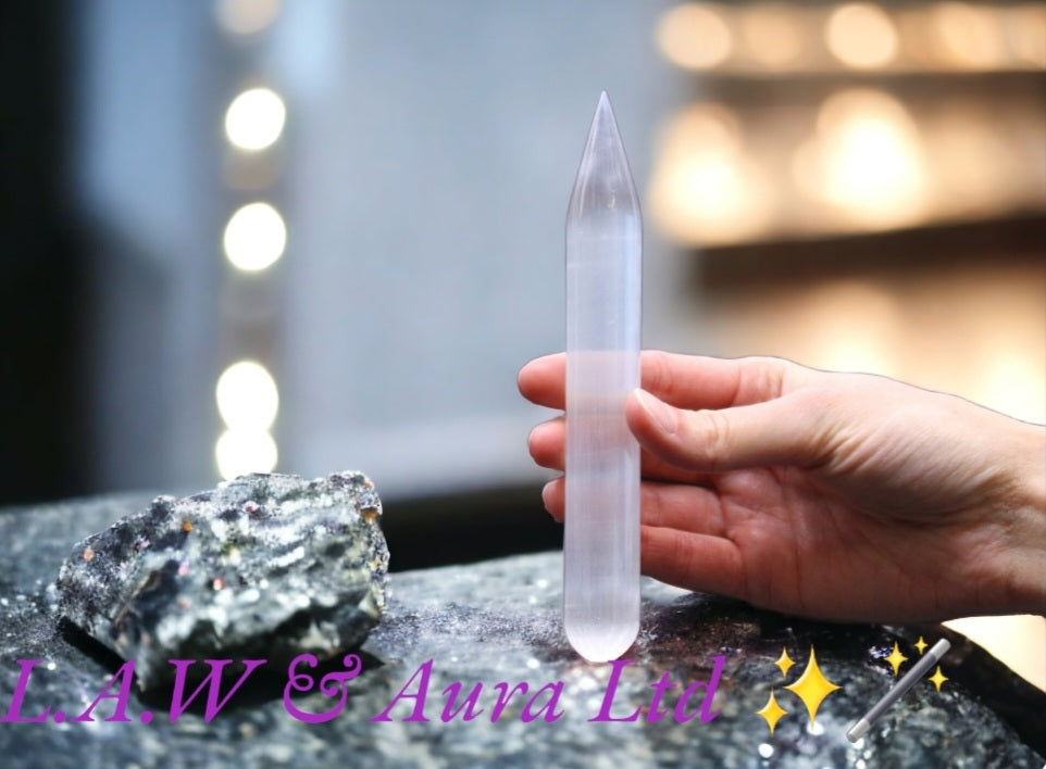 Selenite Wand - 16 cm (Point one End)