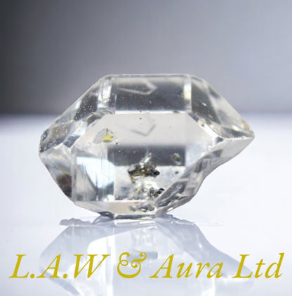 4.1ct Fluorescent Petroleum Enhydro Oil Diamond Quartz Crystal AAA 13x9mm